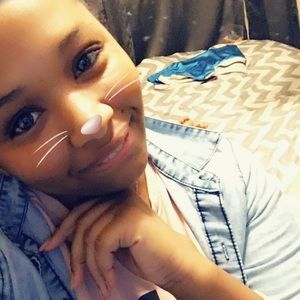 Meet your Posher, Mara